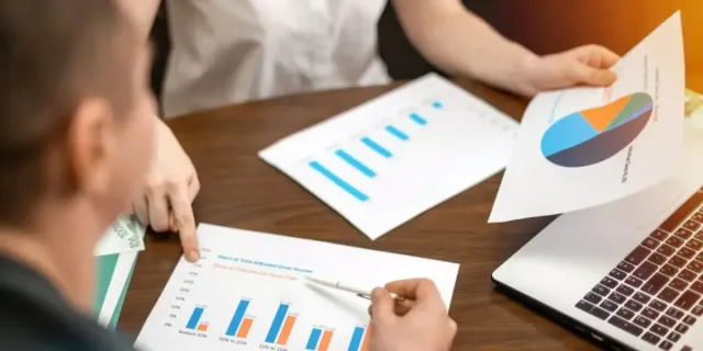 Capital de giro: gestor planejando o fluxo de caixa da empresa